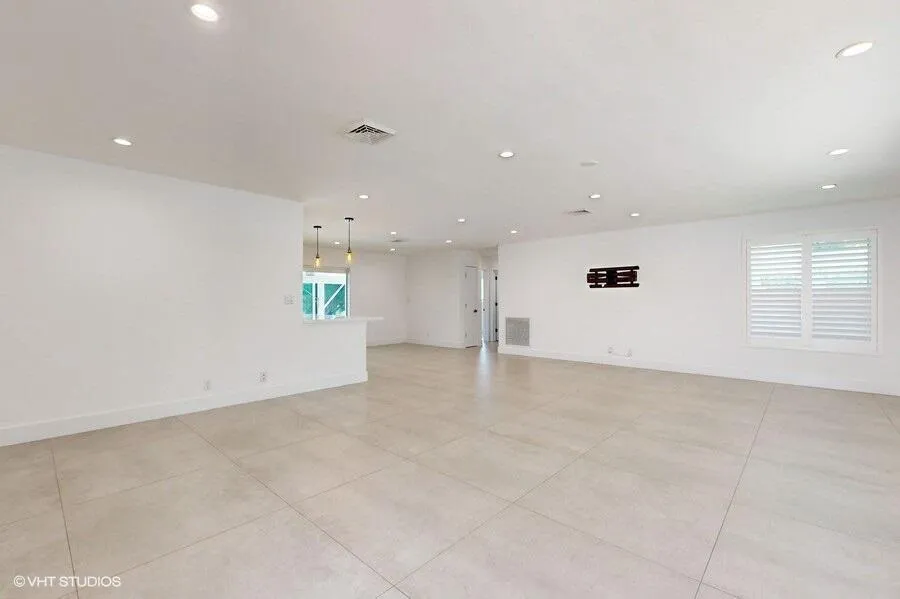 200 SW 6th Avenue Boca Raton, FL 33486