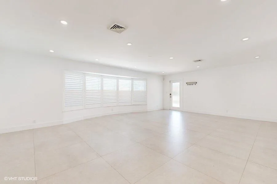 200 SW 6th Avenue Boca Raton, FL 33486