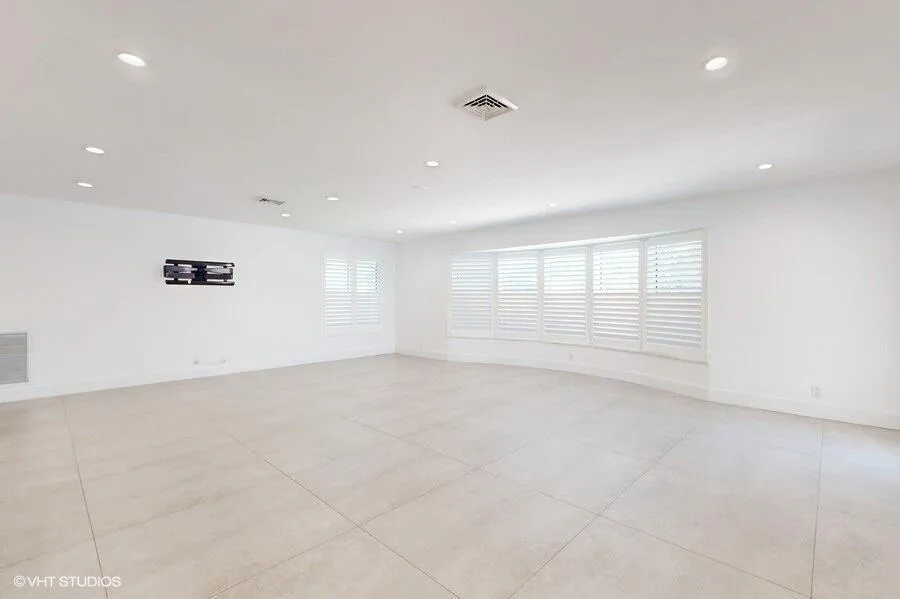 200 SW 6th Avenue Boca Raton, FL 33486