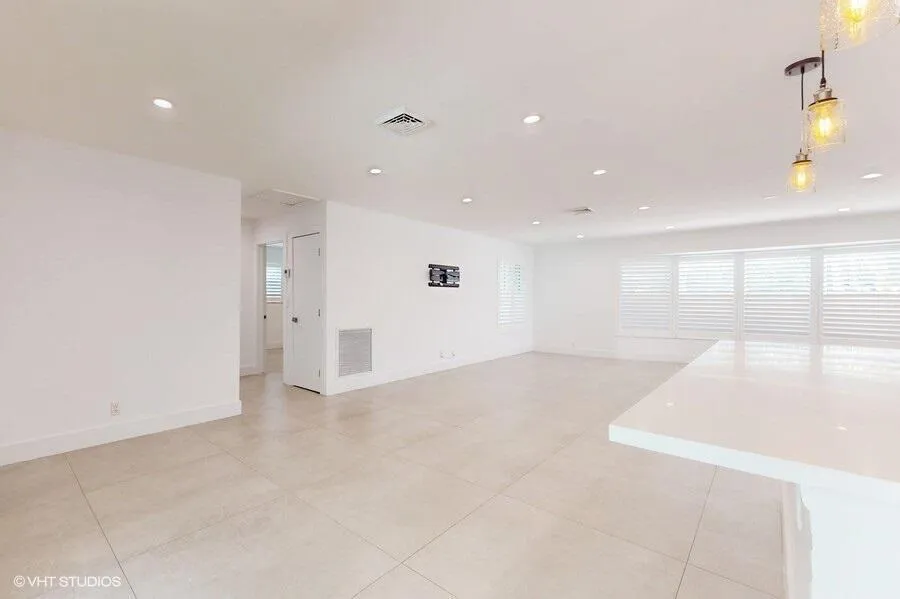 200 SW 6th Avenue Boca Raton, FL 33486