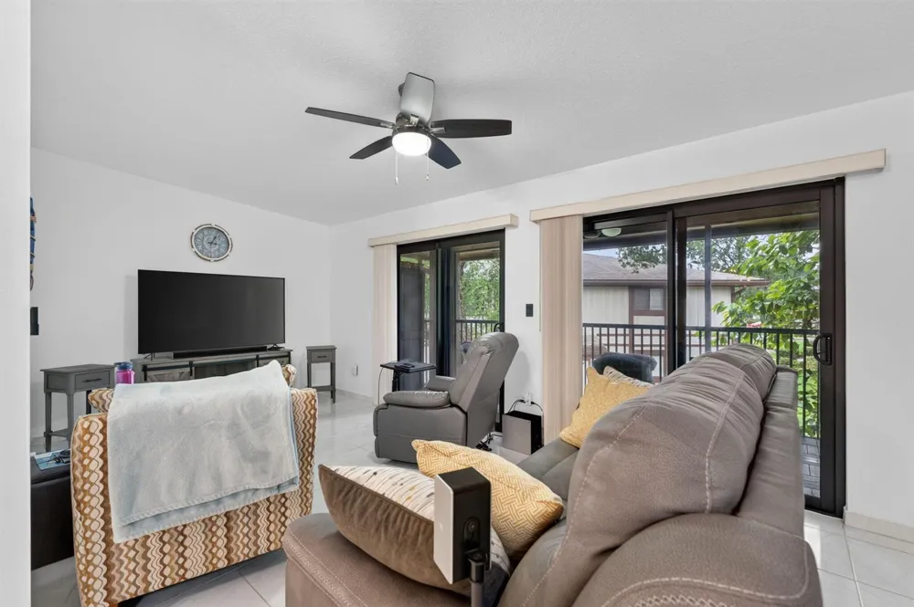 9474 S BELFORT CIRCLE #206 Tamarac, FL 33321