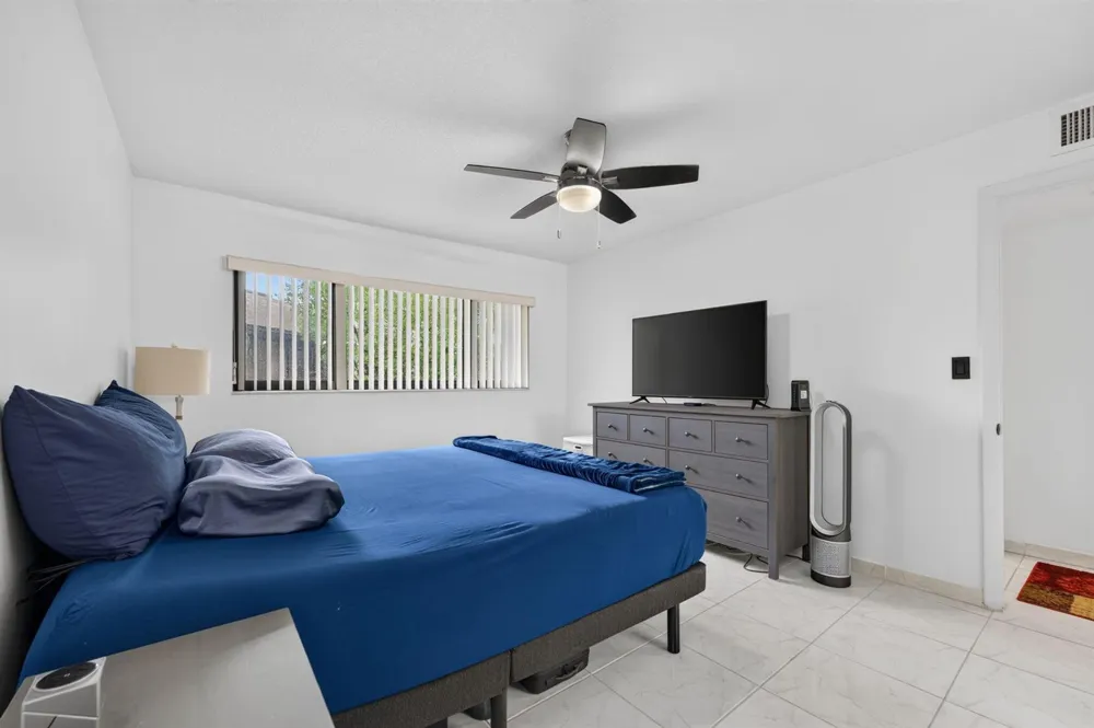 9474 S BELFORT CIRCLE #206 Tamarac, FL 33321