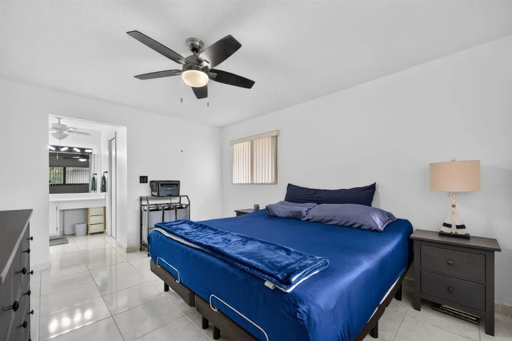9474 S BELFORT CIRCLE #206 Tamarac, FL 33321