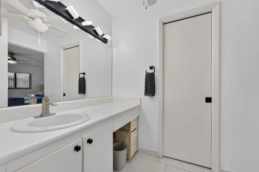 9474 S BELFORT CIRCLE #206 Tamarac, FL 33321