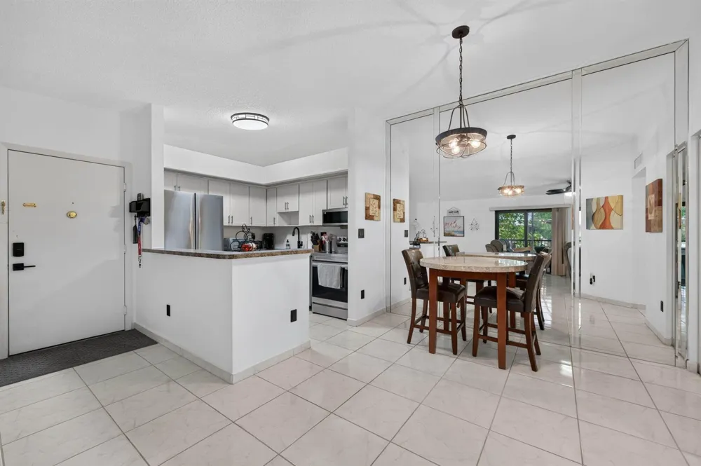 9474 S BELFORT CIRCLE #206 Tamarac, FL 33321