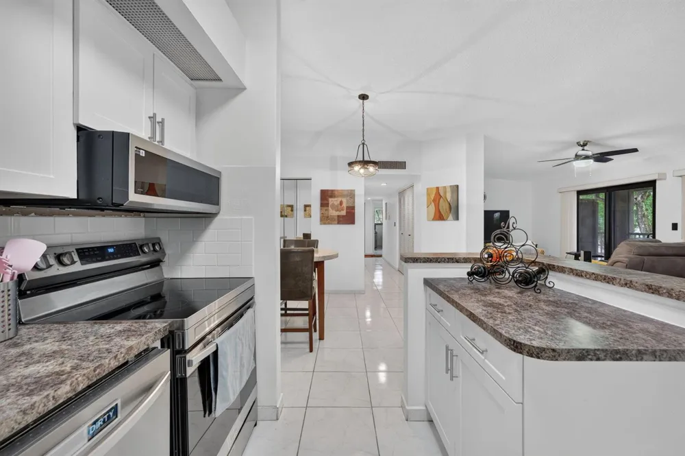 9474 S BELFORT CIRCLE #206 Tamarac, FL 33321