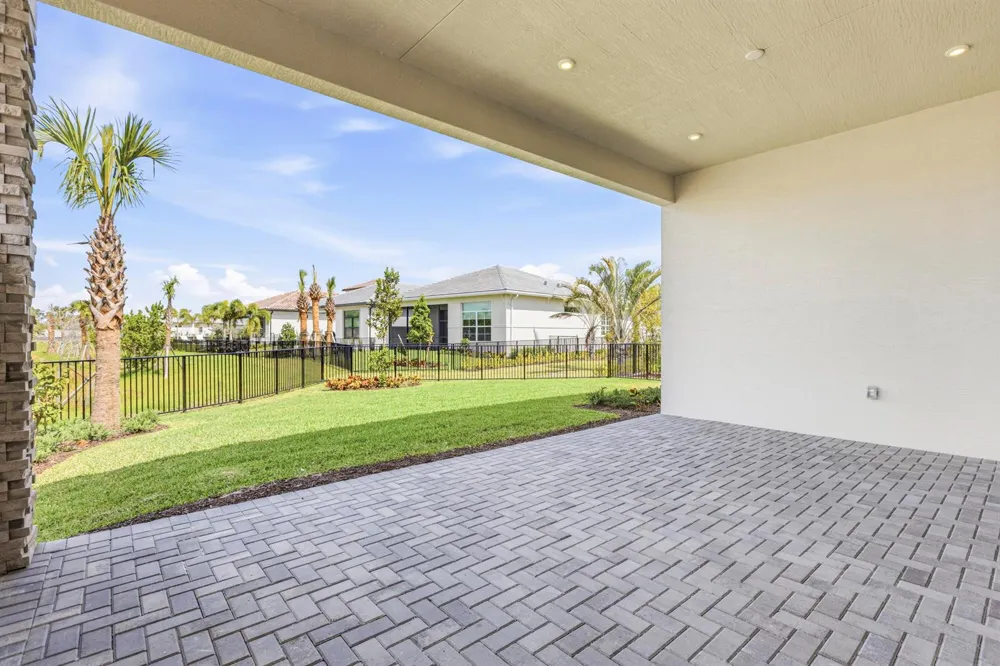 13921 Vivant Drive Palm Beach Gardens, FL 33412
