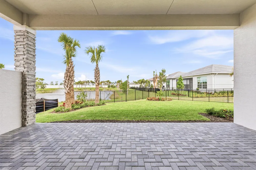 13921 Vivant Drive Palm Beach Gardens, FL 33412