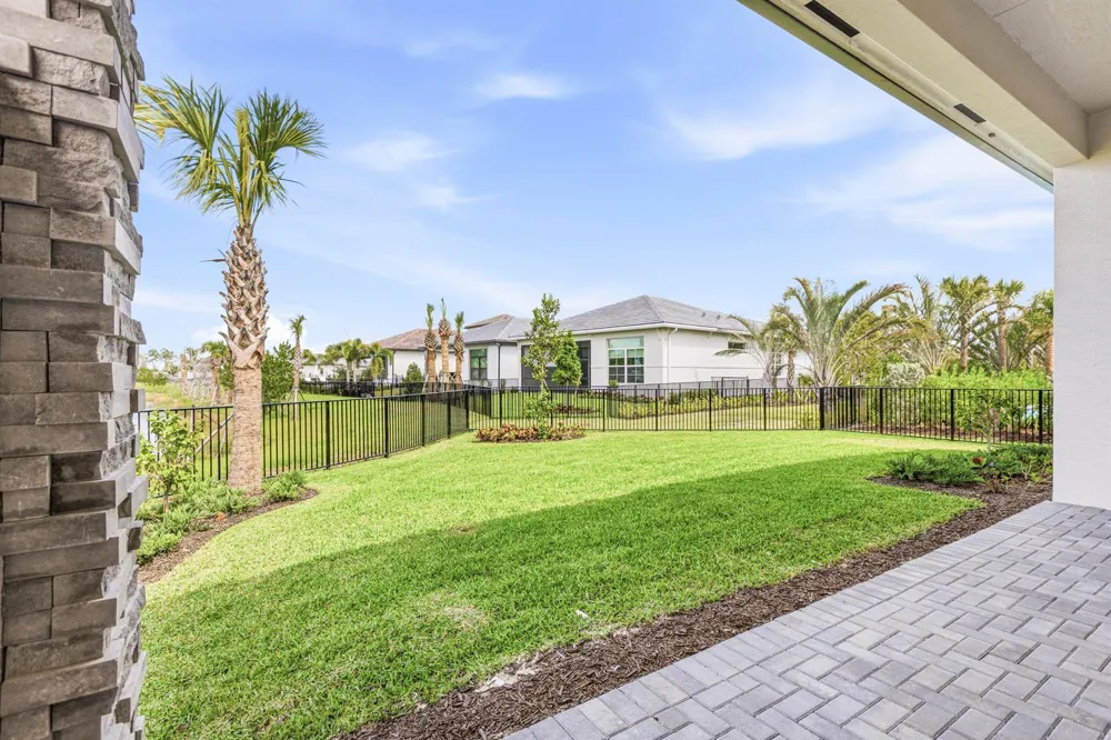 13921 Vivant Drive Palm Beach Gardens, FL 33412