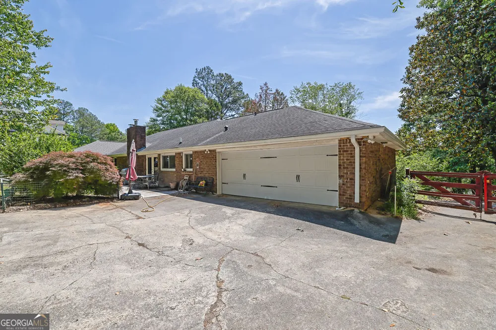 650 Riverside RD Roswell, GA 30075