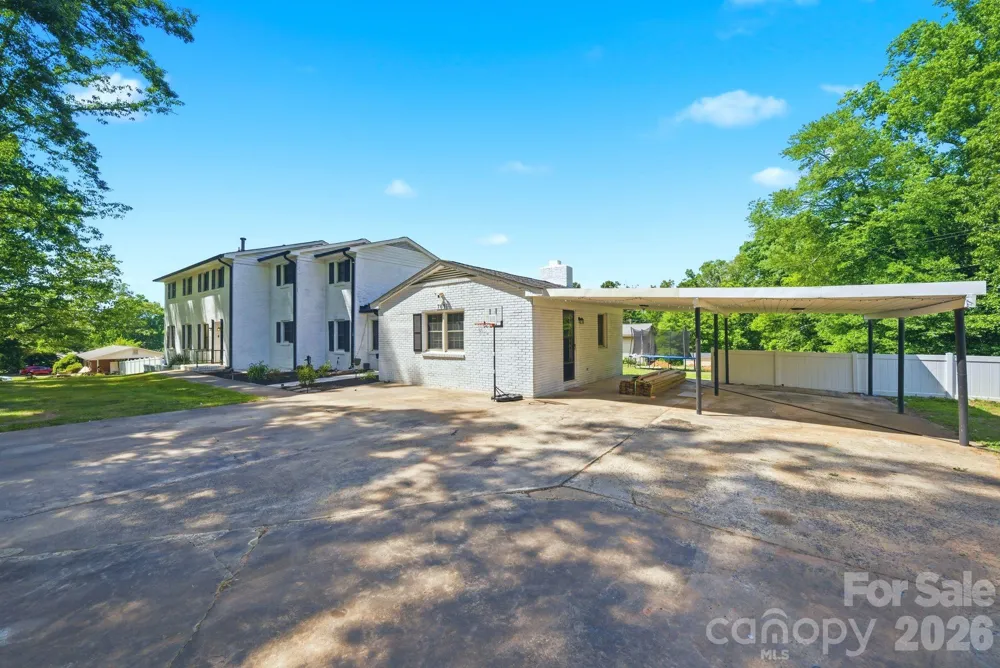 701 E Iowa Avenue Bessemer City, NC 28016