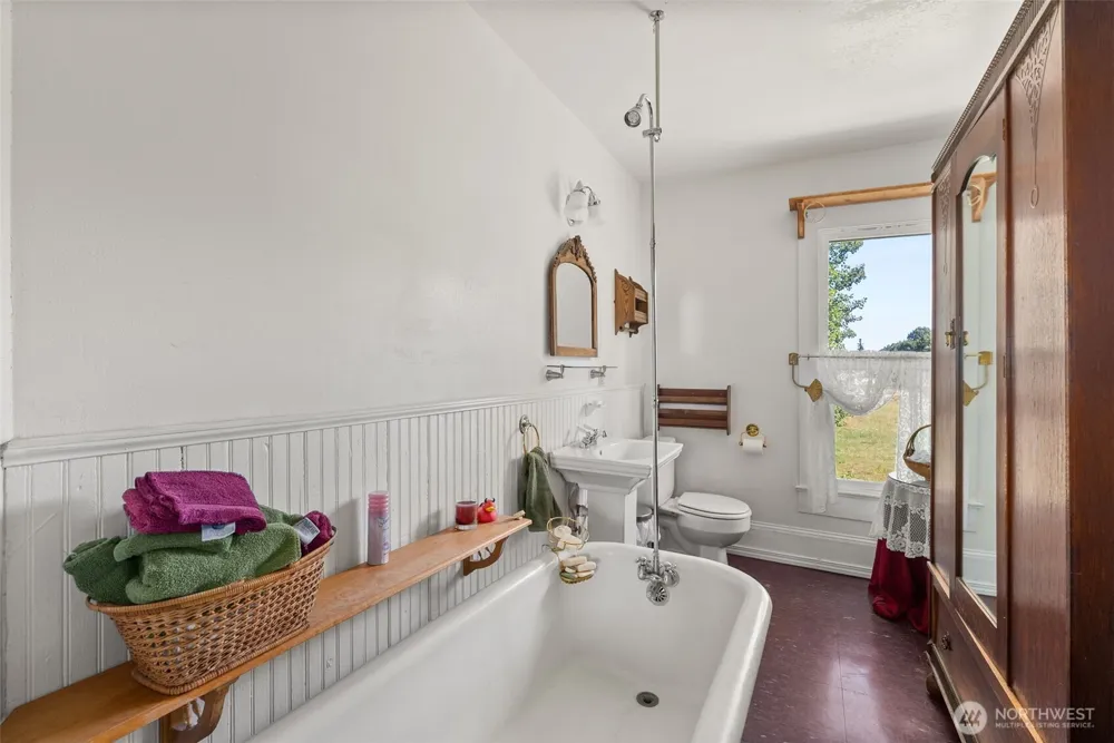 400 South Bank Road Elma, WA 98541