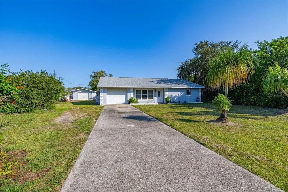 608 CHEROKEE CIRCLE Avon Park, FL 33825