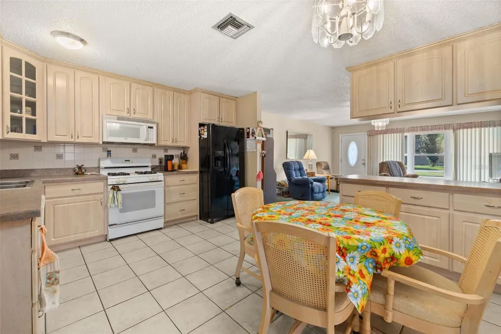 608 CHEROKEE CIRCLE Avon Park, FL 33825