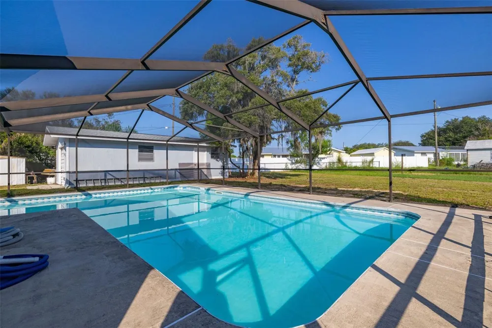608 CHEROKEE CIRCLE Avon Park, FL 33825