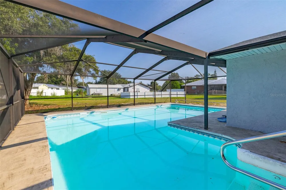 608 CHEROKEE CIRCLE Avon Park, FL 33825