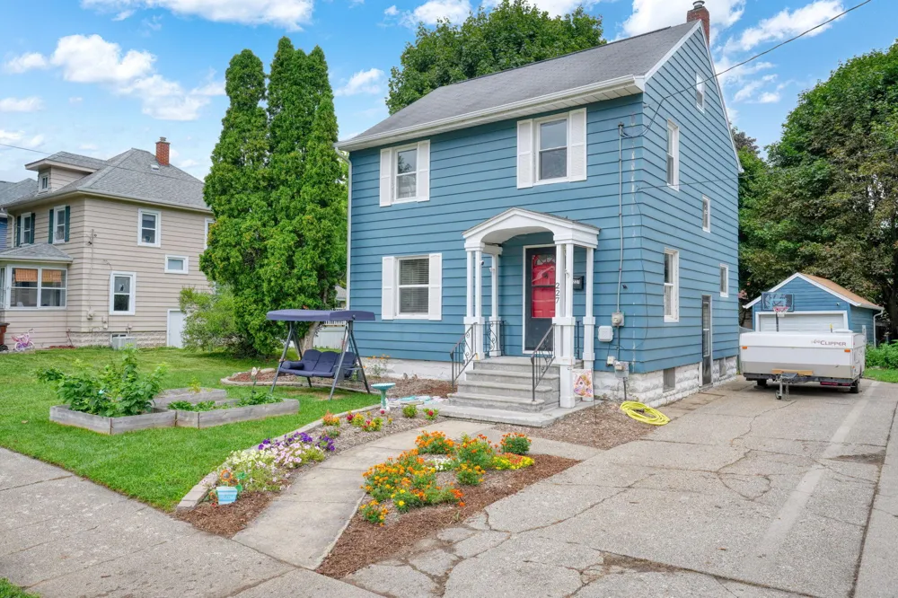 227 Bowen Street Jackson, MI 49202
