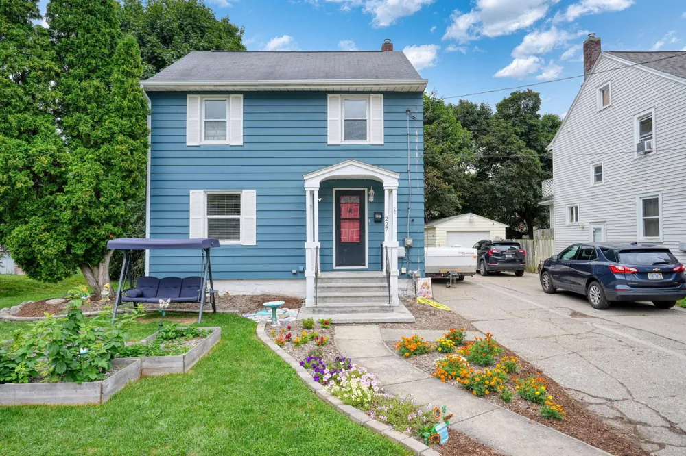 227 Bowen Street Jackson, MI 49202