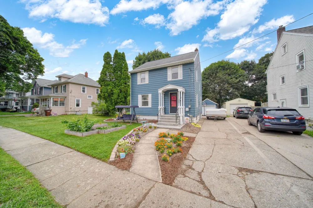 227 Bowen Street Jackson, MI 49202