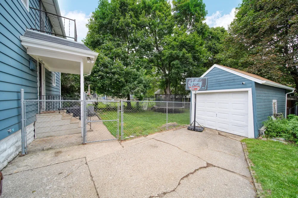 227 Bowen Street Jackson, MI 49202