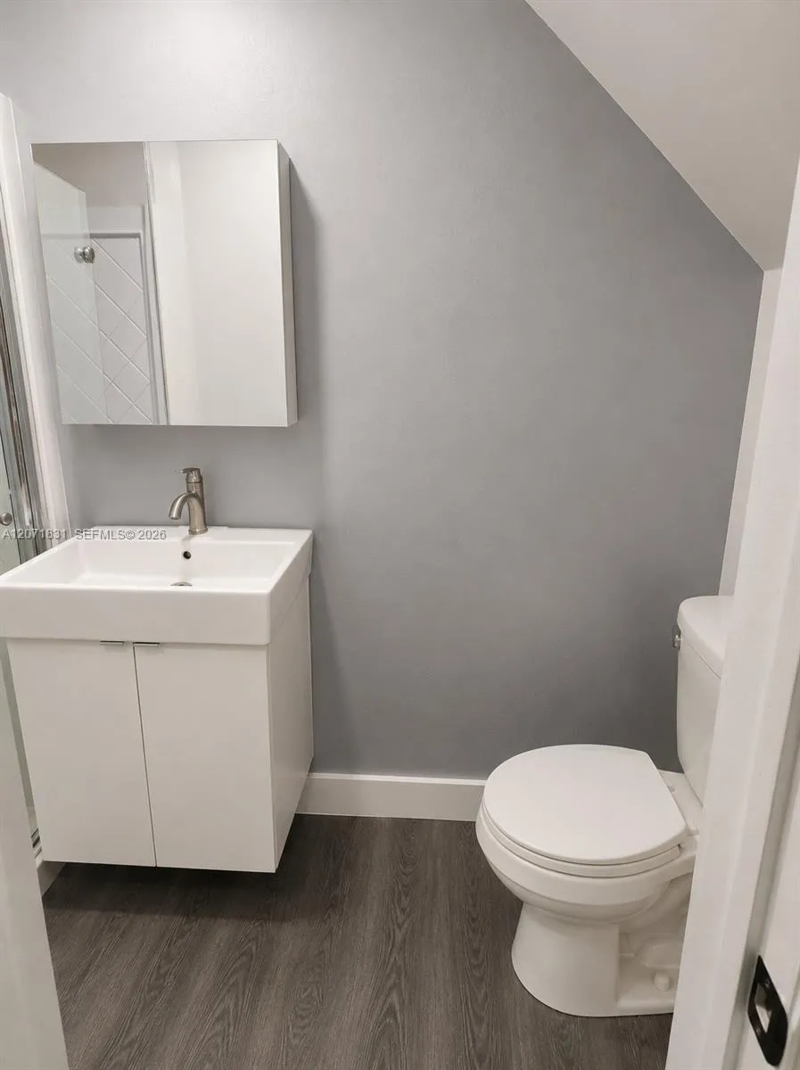 3600 NE 167th St #19 North Miami Beach, FL 33160