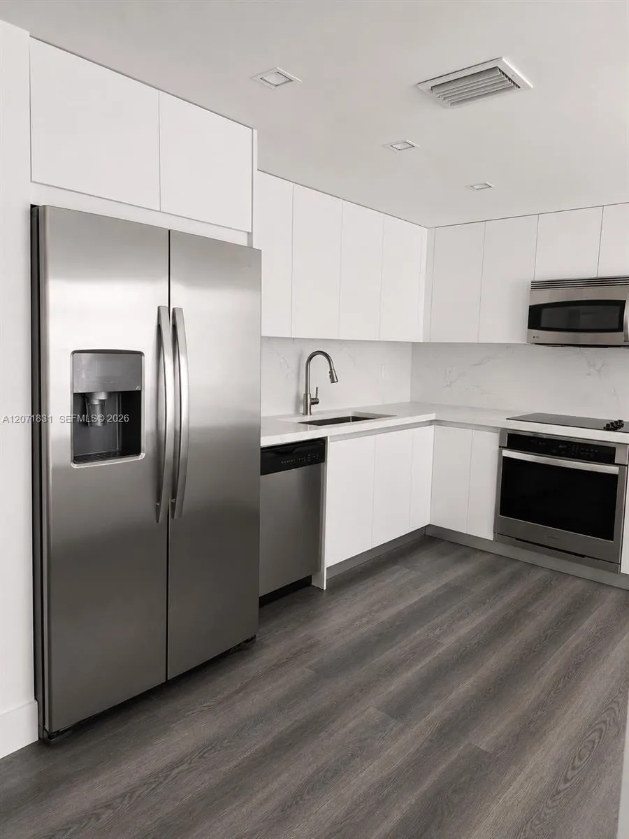 3600 NE 167th St #19 North Miami Beach, FL 33160