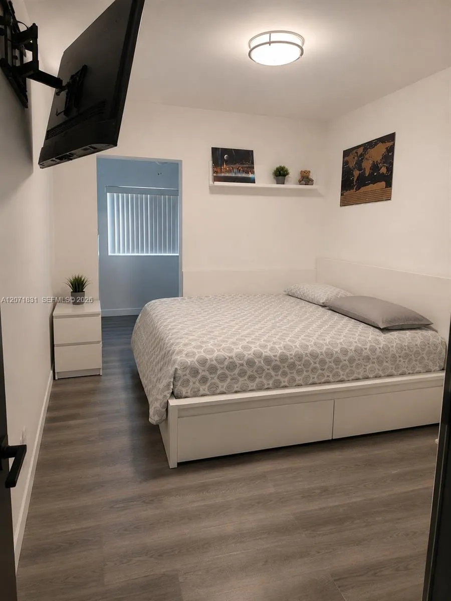 3600 NE 167th St #19 North Miami Beach, FL 33160