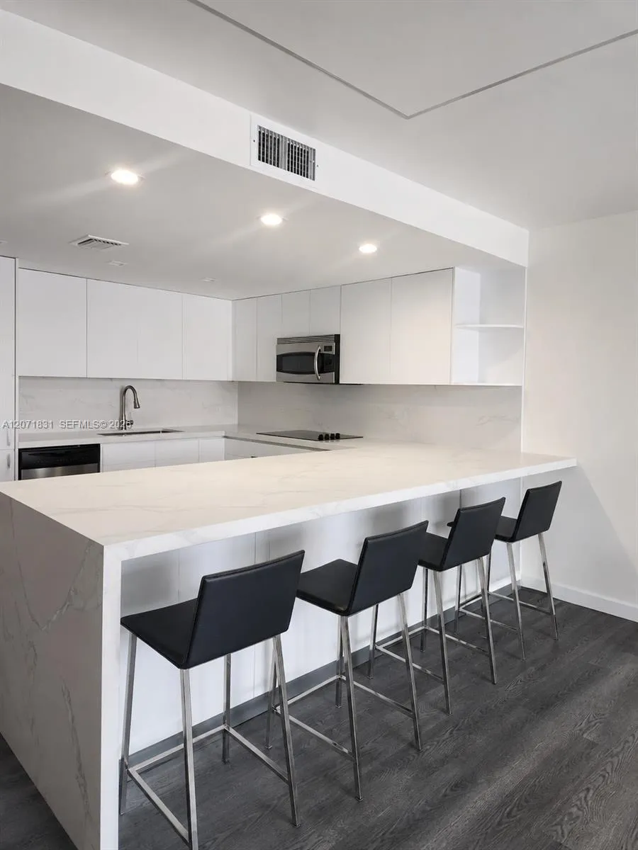 3600 NE 167th St #19 North Miami Beach, FL 33160