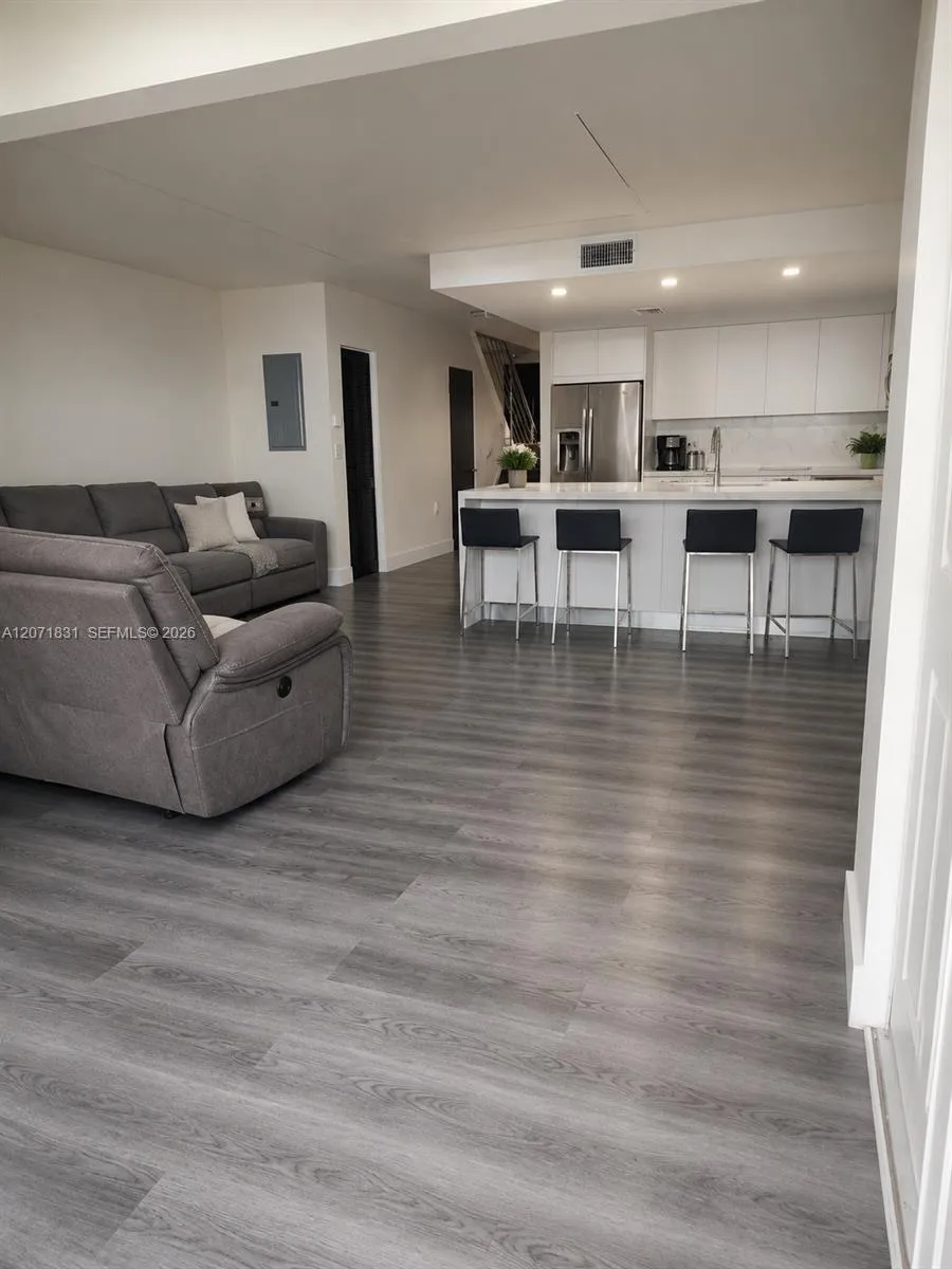 3600 NE 167th St #19 North Miami Beach, FL 33160