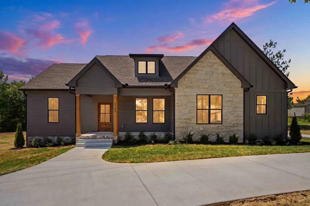 4564 Washington Rd Greenbrier, TN 37073