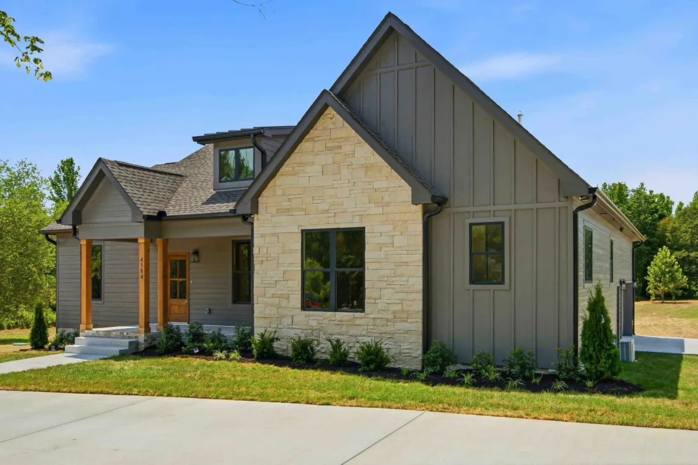 4564 Washington Rd Greenbrier, TN 37073