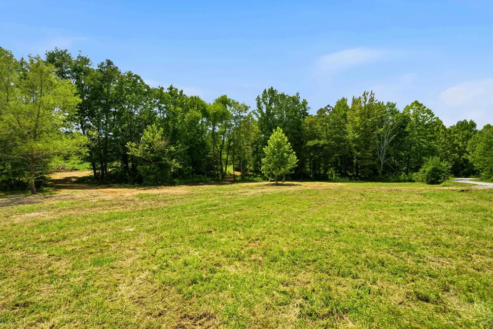 4564 Washington Rd Greenbrier, TN 37073