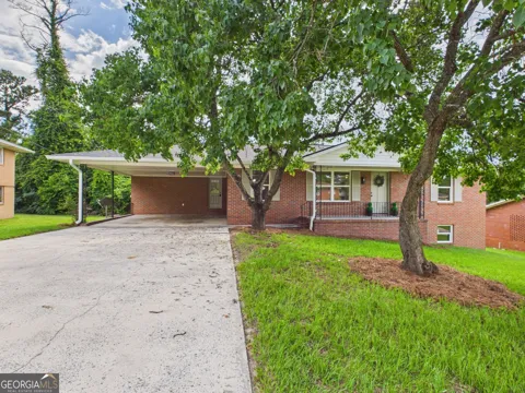 1562 Berkshire DR