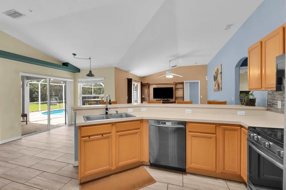398 SE Bayview Terrace Port St. Lucie, FL 34983
