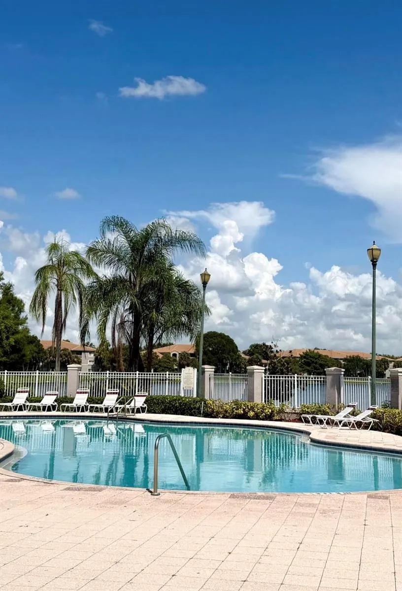 5055 Wiles Road #Unit 105 Coconut Creek, FL 33073