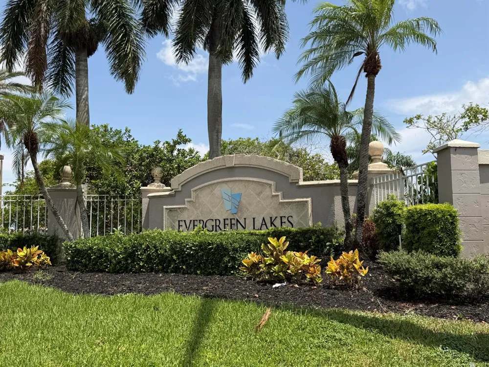 5055 Wiles Road #Unit 105 Coconut Creek, FL 33073