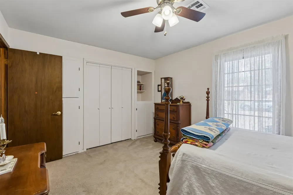 1002 Sunset Circle Yale, OK 74085