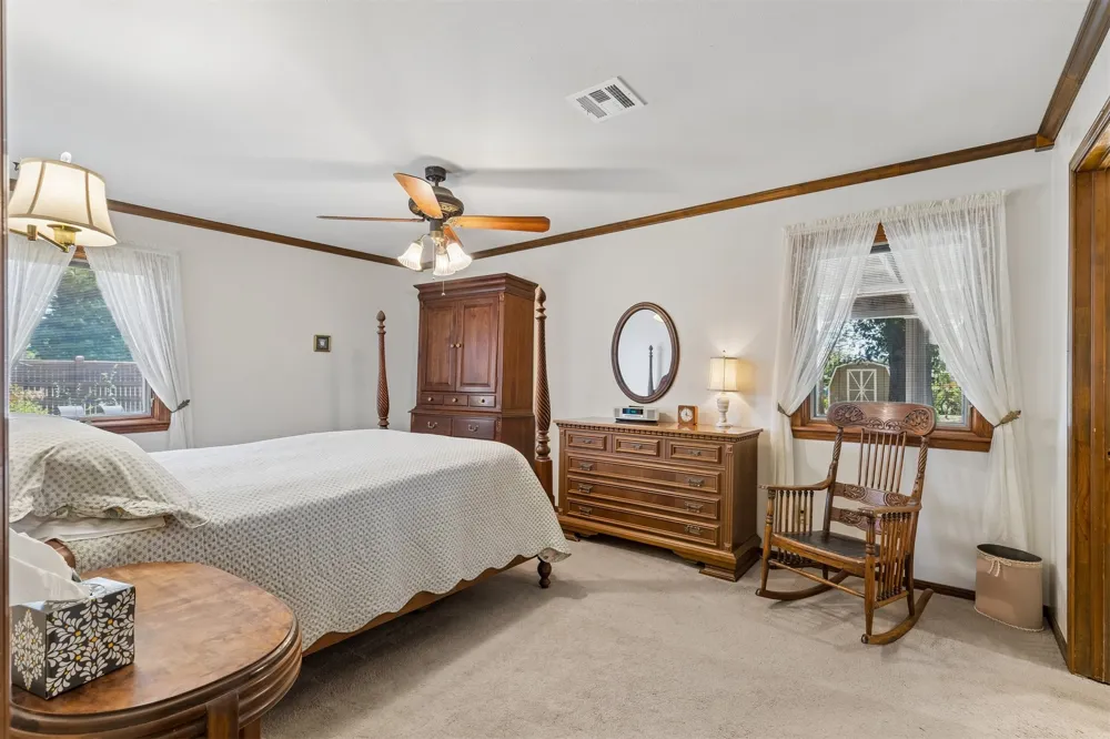 1002 Sunset Circle Yale, OK 74085