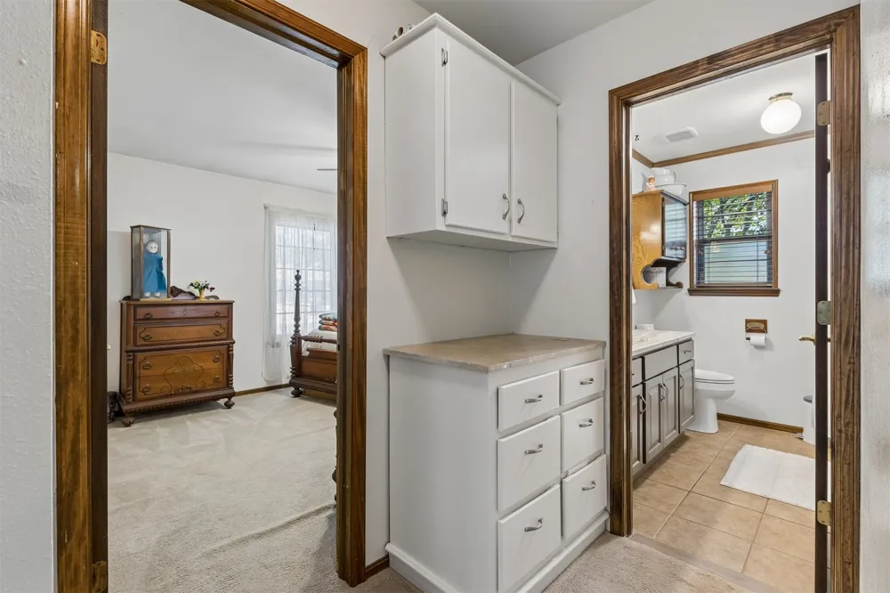 1002 Sunset Circle Yale, OK 74085