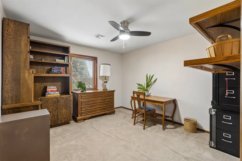 1002 Sunset Circle Yale, OK 74085
