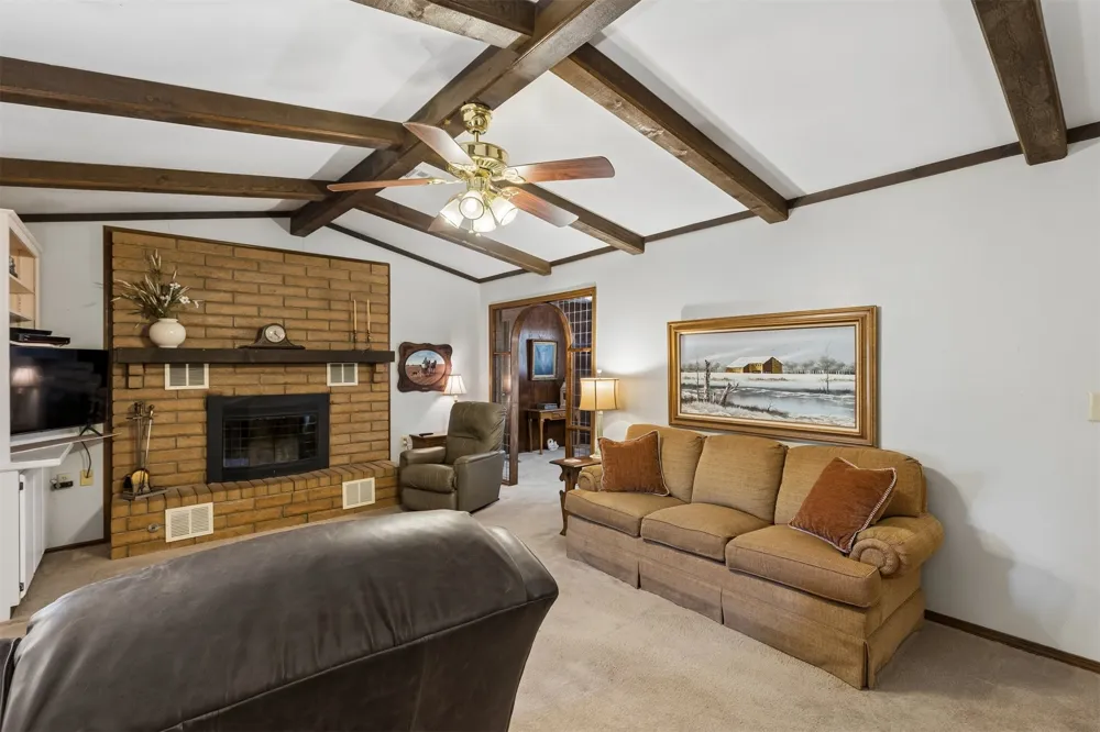 1002 Sunset Circle Yale, OK 74085