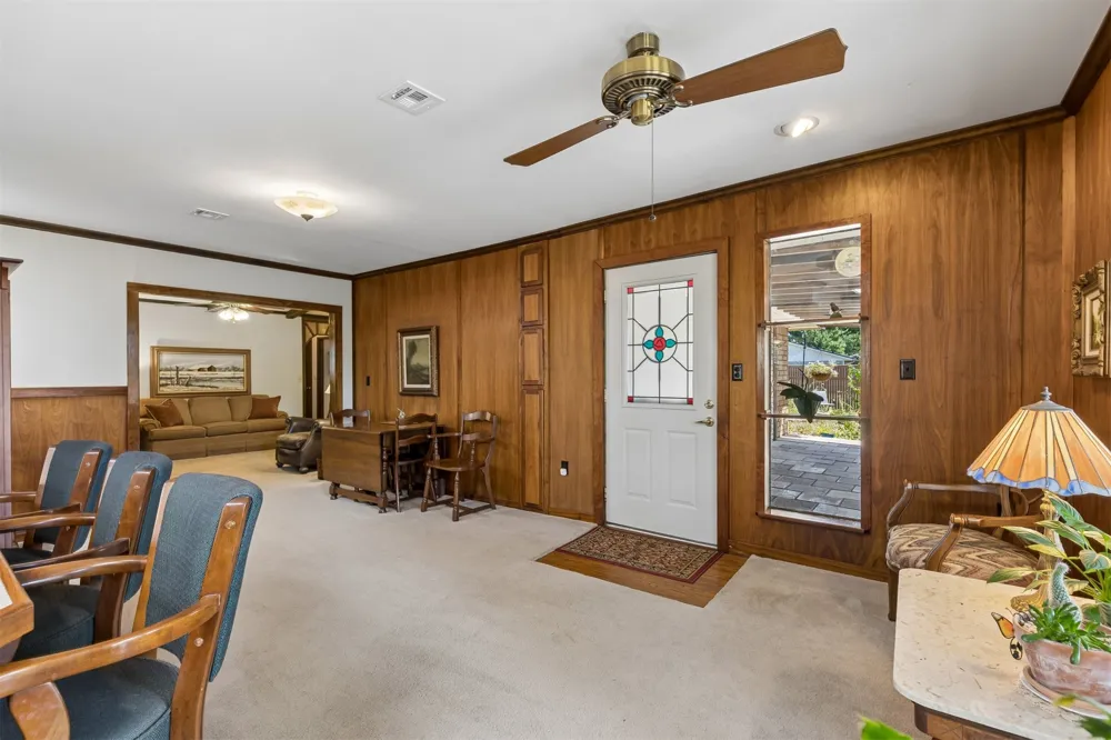 1002 Sunset Circle Yale, OK 74085