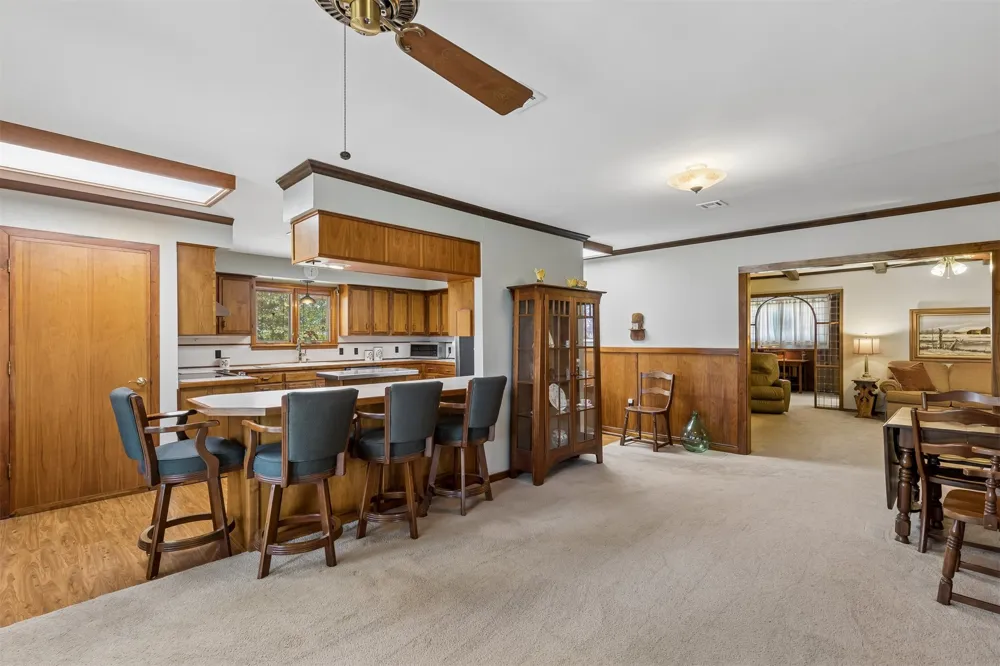 1002 Sunset Circle Yale, OK 74085