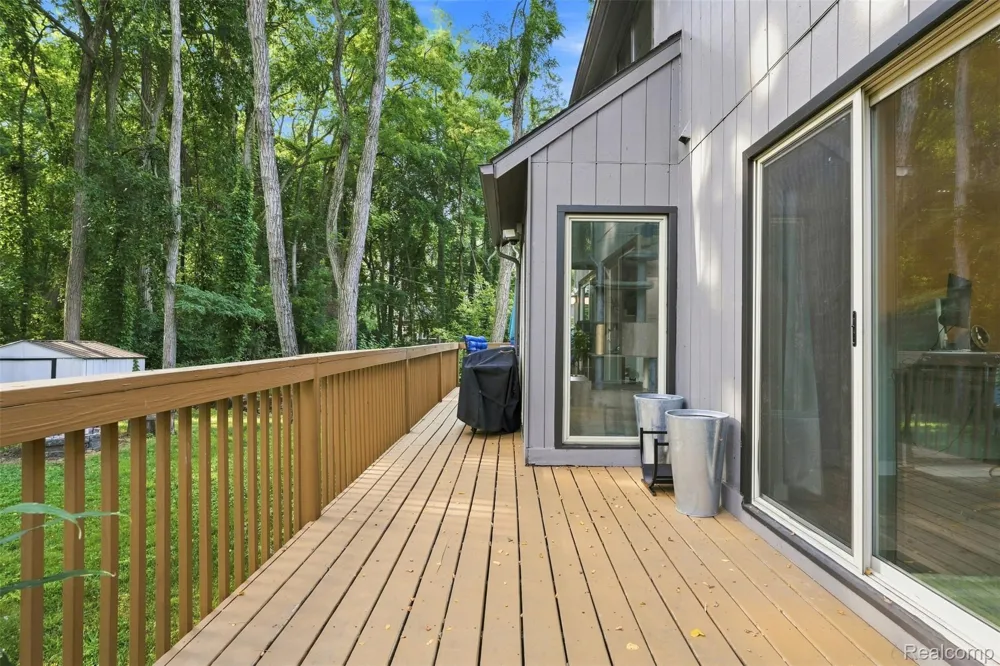 2365 Lochaven Road West Bloomfield Charter Township, MI 48324