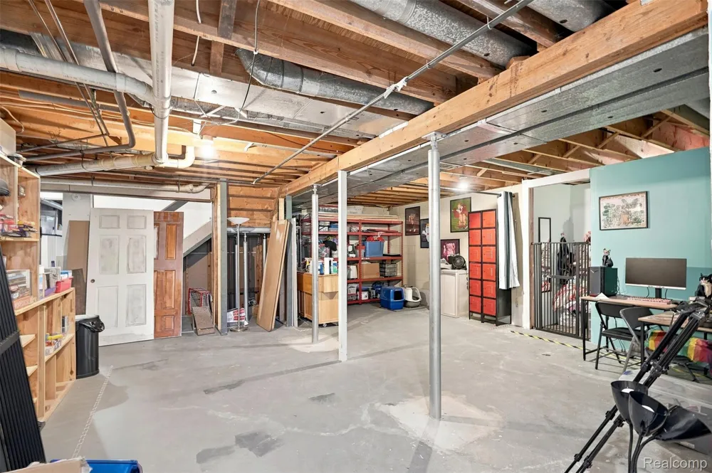 2365 Lochaven Road West Bloomfield Charter Township, MI 48324