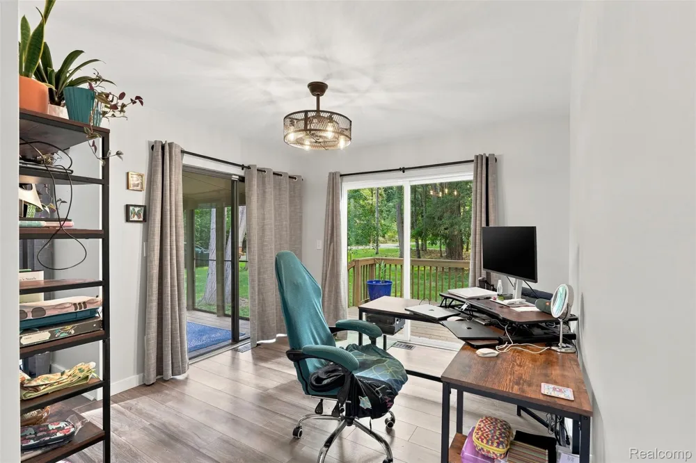 2365 Lochaven Road West Bloomfield Charter Township, MI 48324