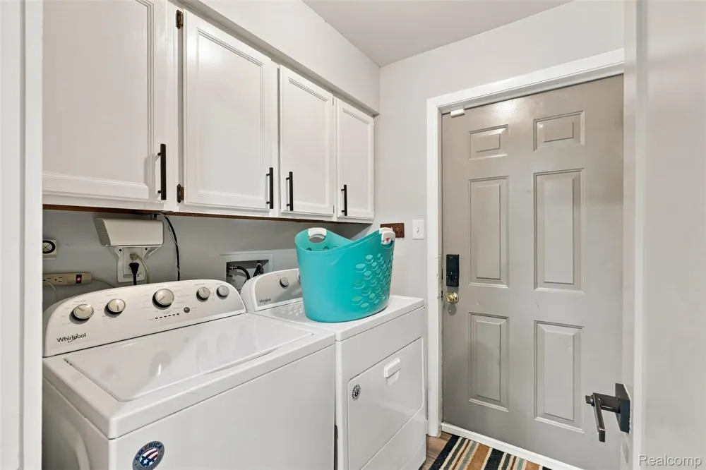 2365 Lochaven Road West Bloomfield Charter Township, MI 48324