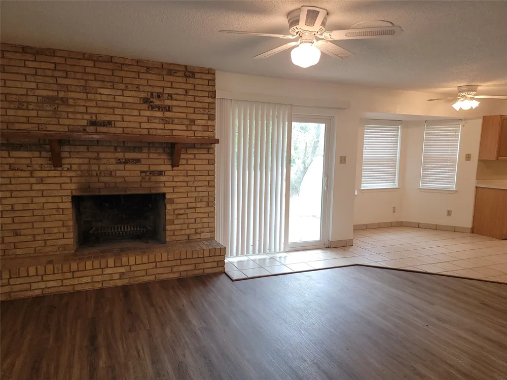 1000 Springdale Road Bedford, TX 76021