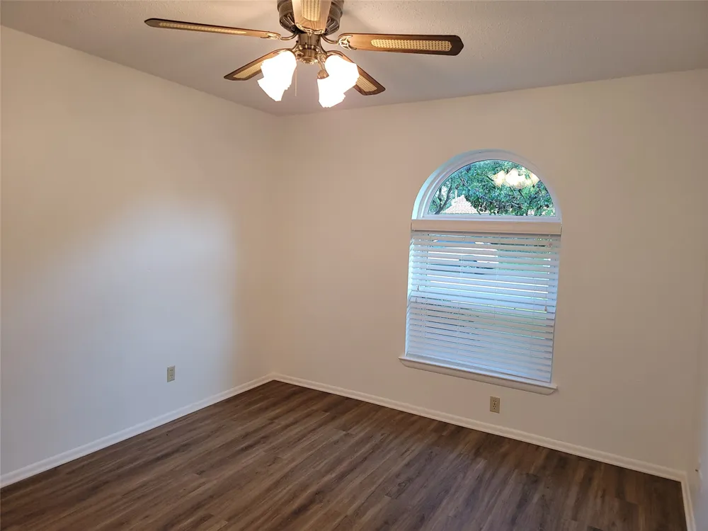 1000 Springdale Road Bedford, TX 76021