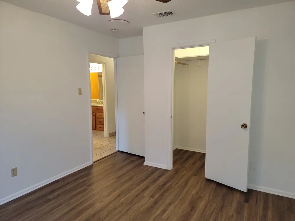 1000 Springdale Road Bedford, TX 76021